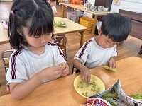 食育「豆むき」１