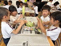 とうもろこしの皮むき